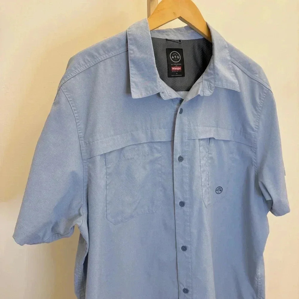 Wrangler Men's ATG XL Blue Short Sleeve Utility Shirt Button-Up Casual